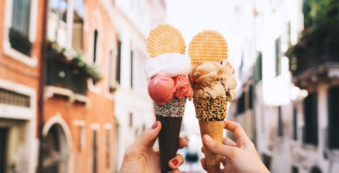 Jak główny plac w Wenecji łączy przeszłość z teraźniejszością?