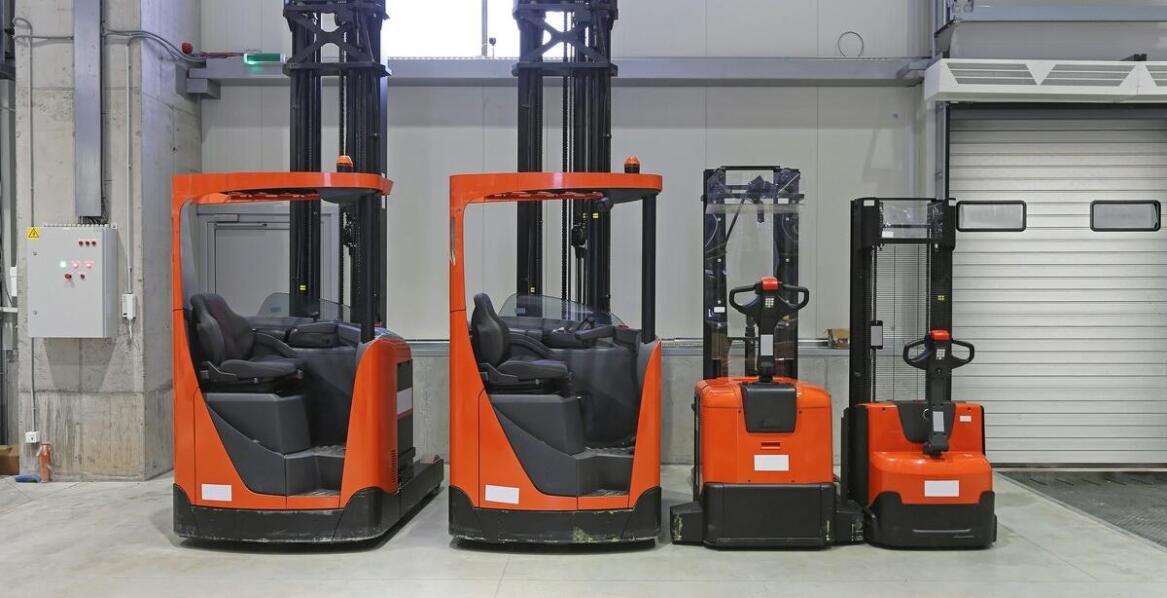 Znaczenie transportu wózków widłowych w kontekście rozwoju firmy