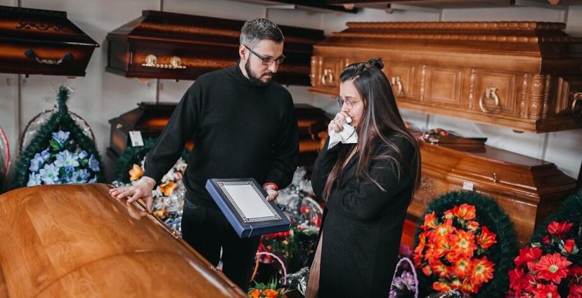 Jakie usługi dodatkowe można zamówić w zakładzie pogrzebowym Kraków Nowa Huta, aby uczcić pamięć zmarłego?