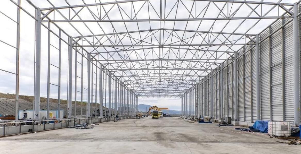 Jak nowoczesne technologie zwiększają efektywność budowy hal przemysłowych?