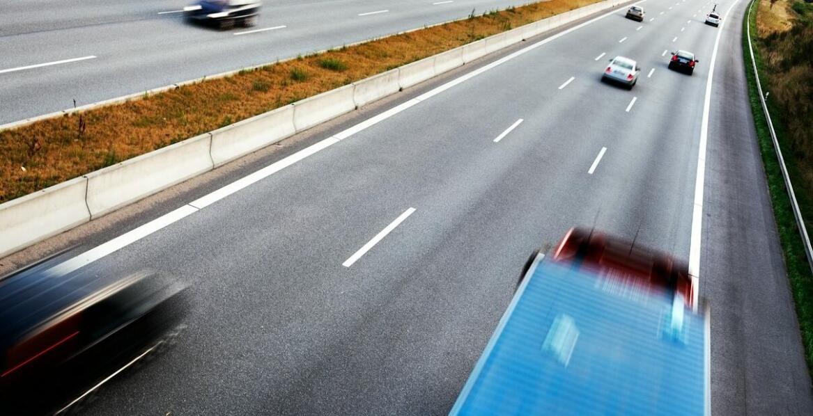 Jakie są ograniczenia prędkości na francuskich autostradach?