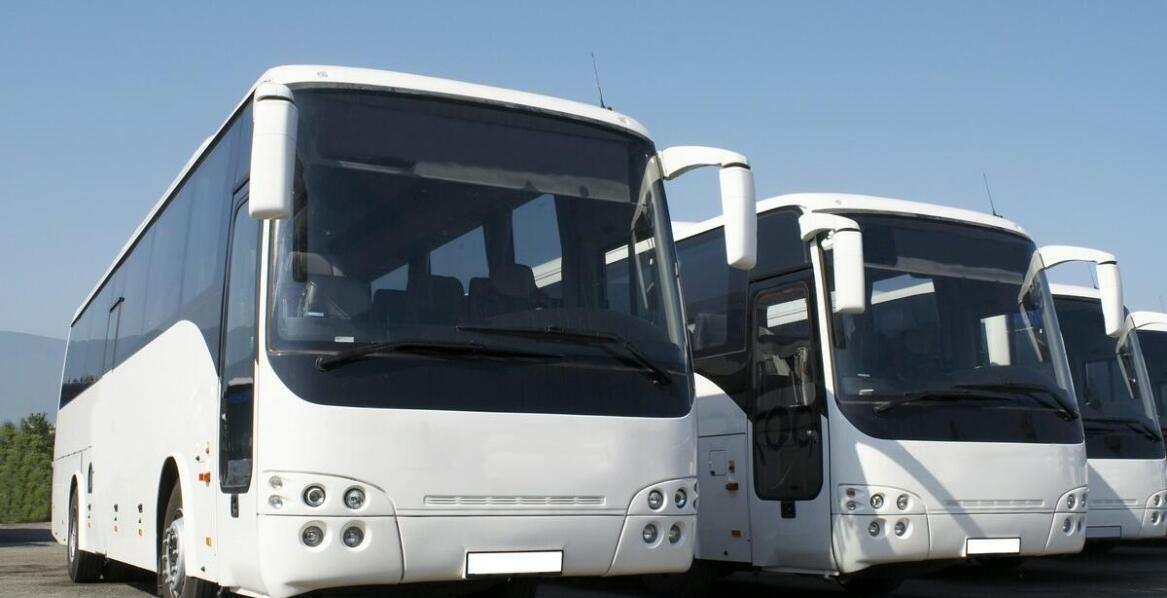 Jakie są opcje wynajmu busa dla klubów sportowych?