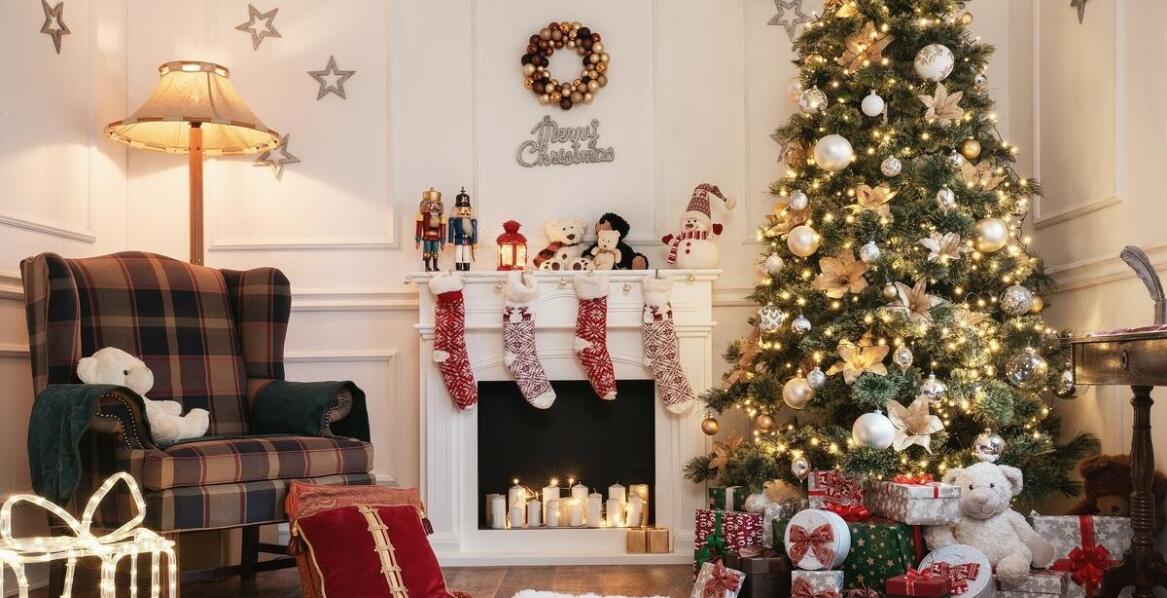 Choinka ubrana w stylu skandynawskim – co warto wiedzieć o tym trendzie?