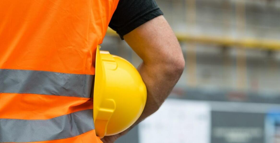 Jak odzież BHP zwiększa komfort pracy na wysokościach?