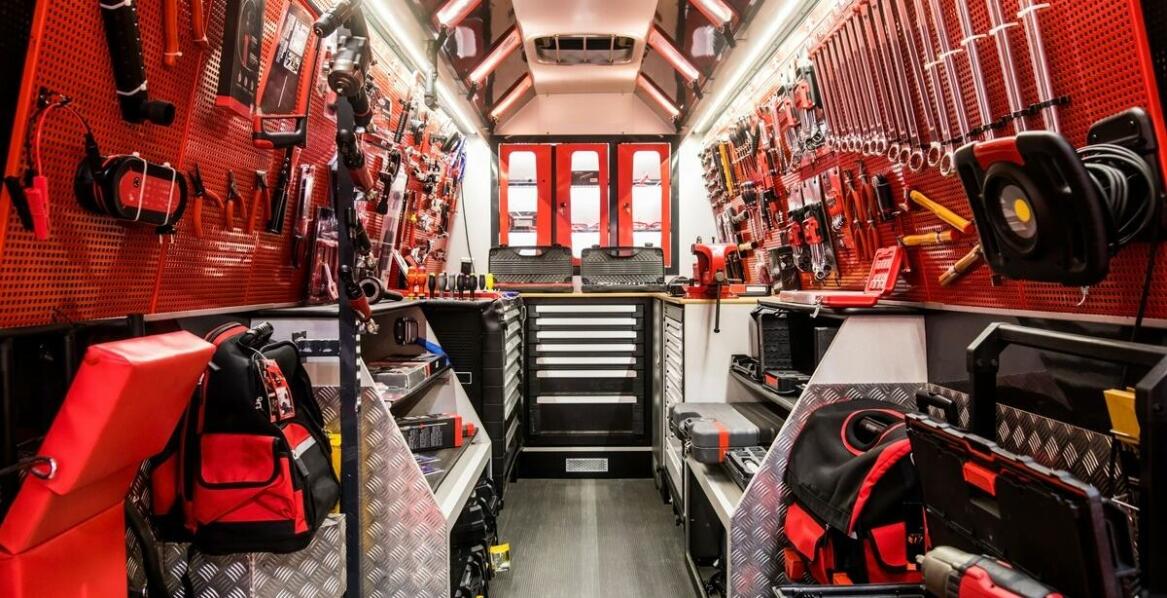 Jakie korzyści niosą za sobą nowoczesne szafki narzędziowe dla warsztatów