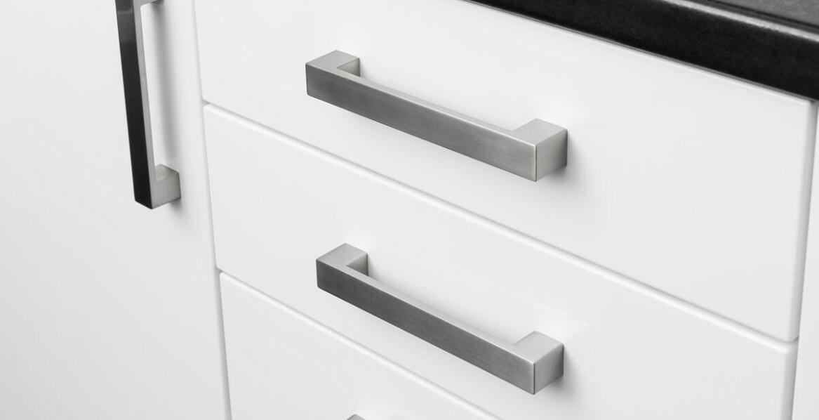 Ergonomia a styl: wybór uchwytów do szafek kuchennych