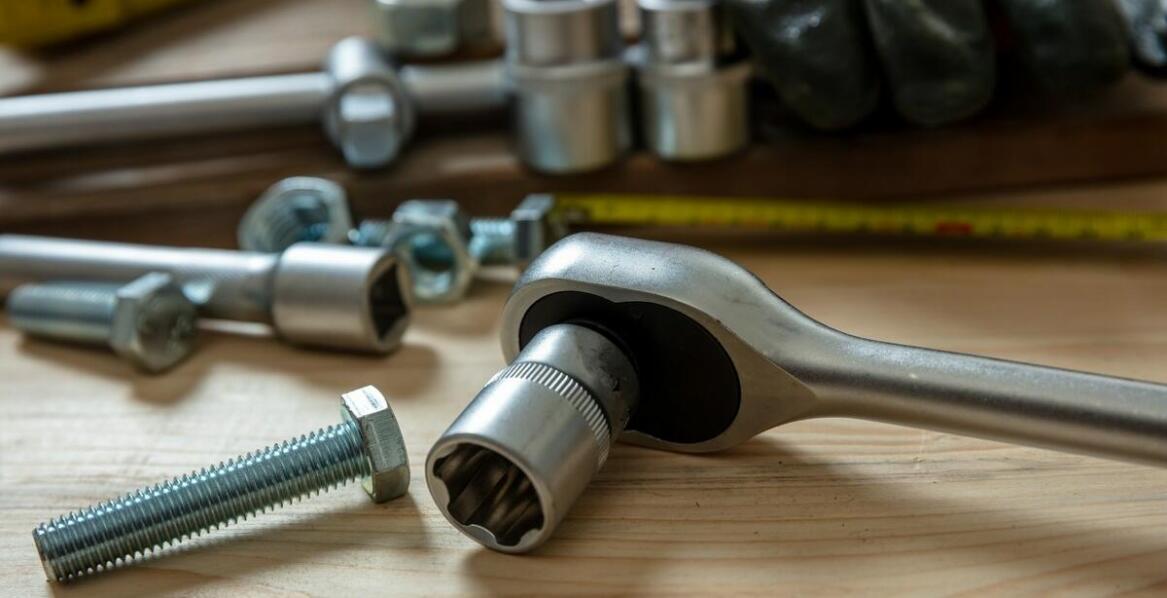 Nowoczesne technologie w grzechotkowych obcinakach do rur wydechowych – co warto znać?