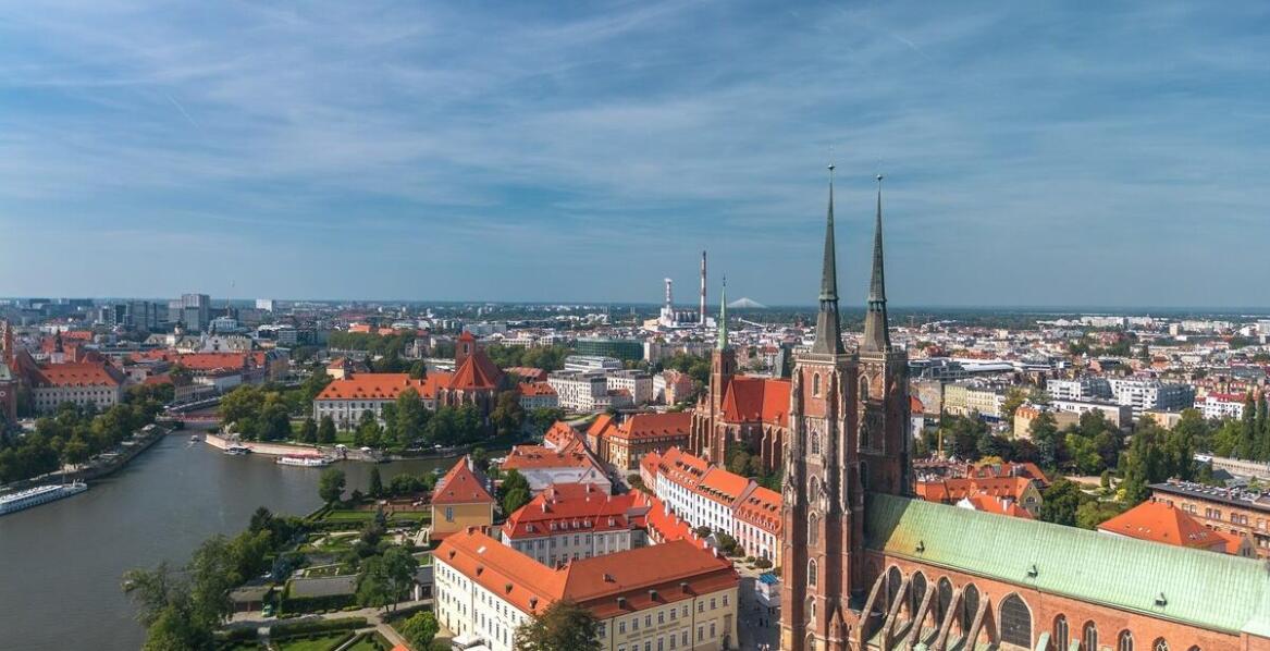 Jakie unikalne cechy mają gadżety z motywem gmach uniwersytetu wrocławskiego?