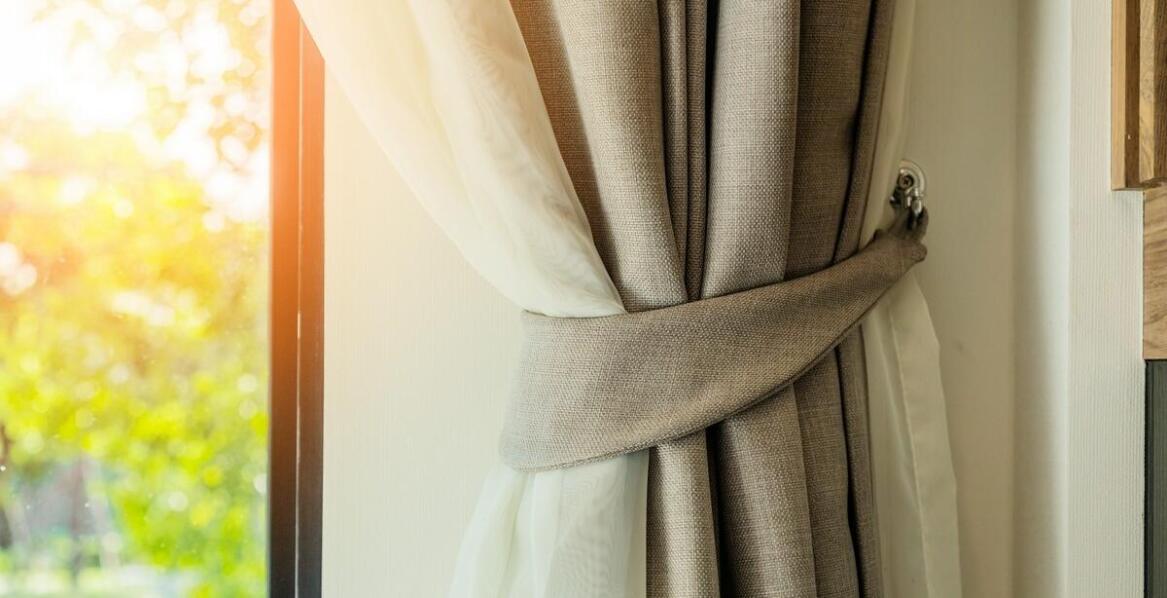 Jakie korzyści daje wykorzystanie nowoczesnych technologii w praniu rolet rzymskich?