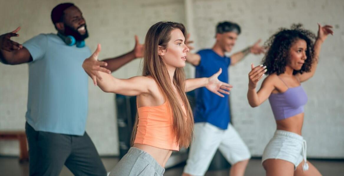 Jak taniec może pomóc w budowaniu pozytywnego nastawienia do życia?