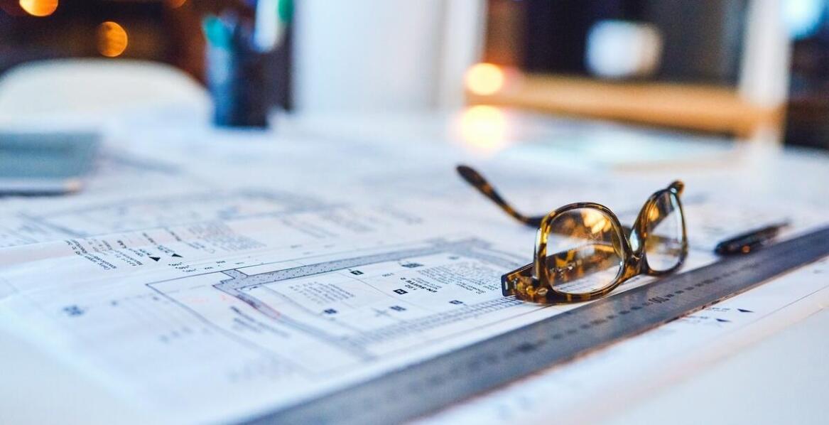 Co obejmuje polisa generalna w kontekście ubezpieczeń budowlanych?