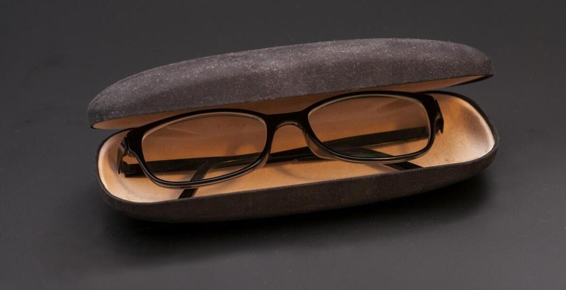 Jakie modele okularów Gucci najlepiej pasują do formalnych stylizacji?