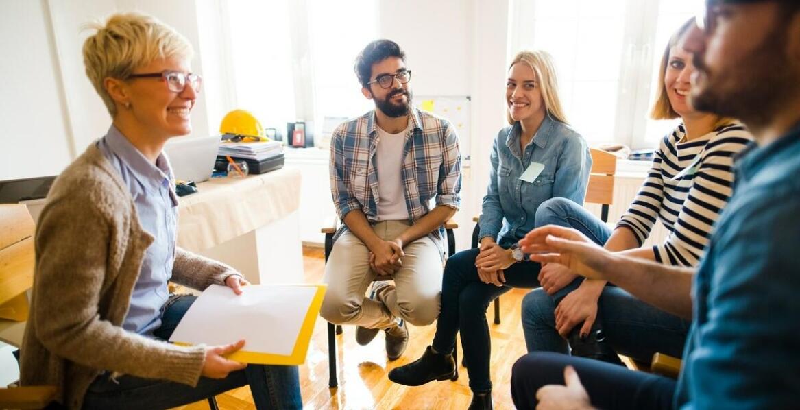 Rola szkoły rodzenia w edukacji dotyczącej opieki nad noworodkiem