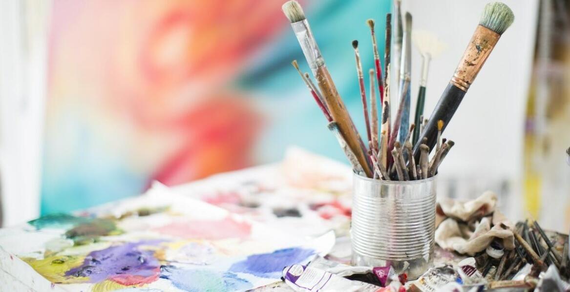 Jakie zajęcia artystyczne cieszą się największym powodzeniem w Domu Seniora Jasne Błonia?