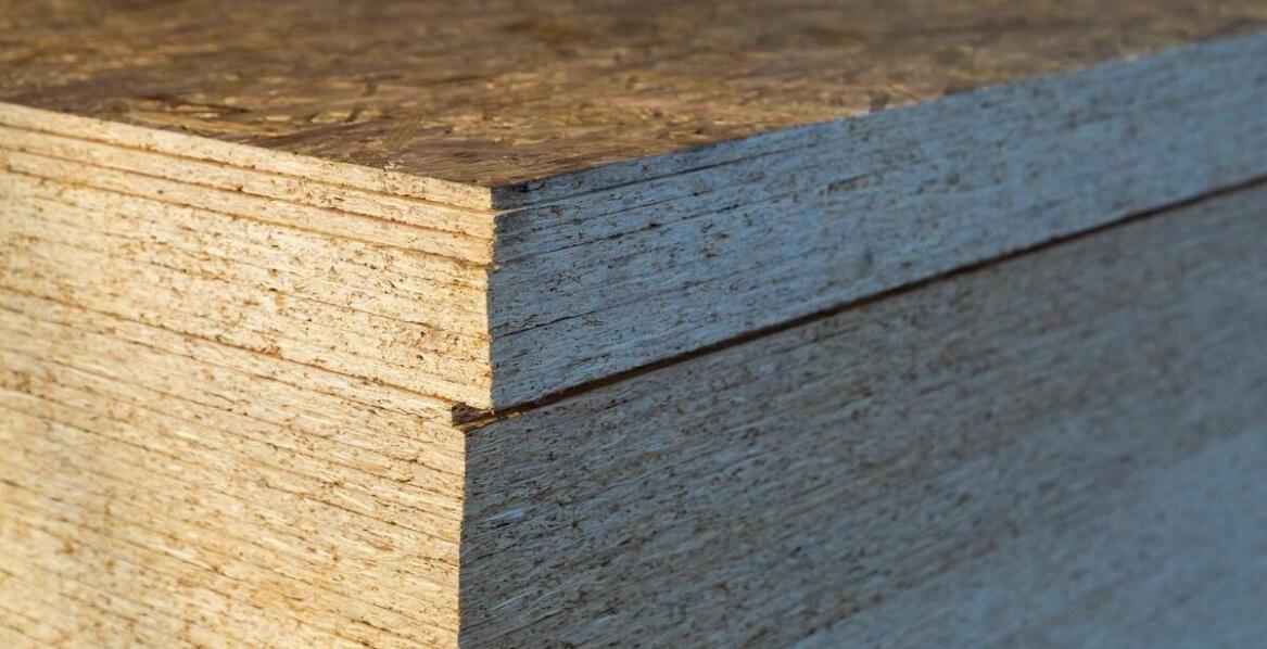 Właściwości izolacyjne sklejki w budownictwie energooszczędnym