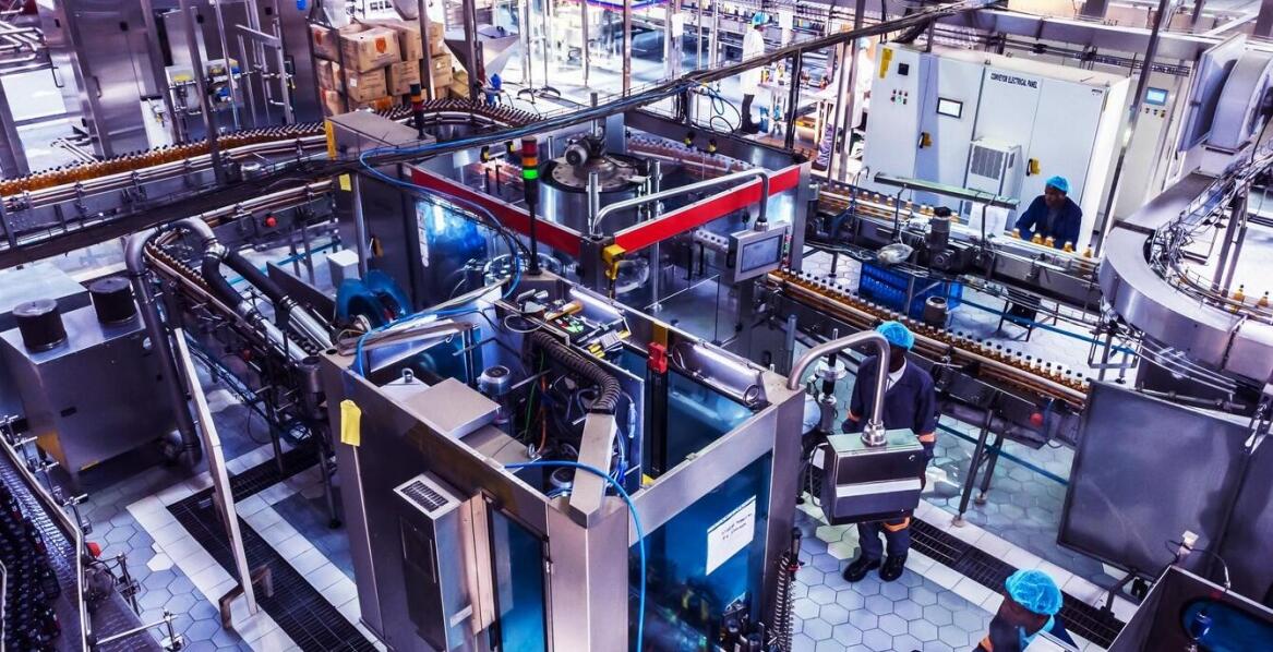 Wpływ automatycznych maszyn pakujących na efektywność produkcji