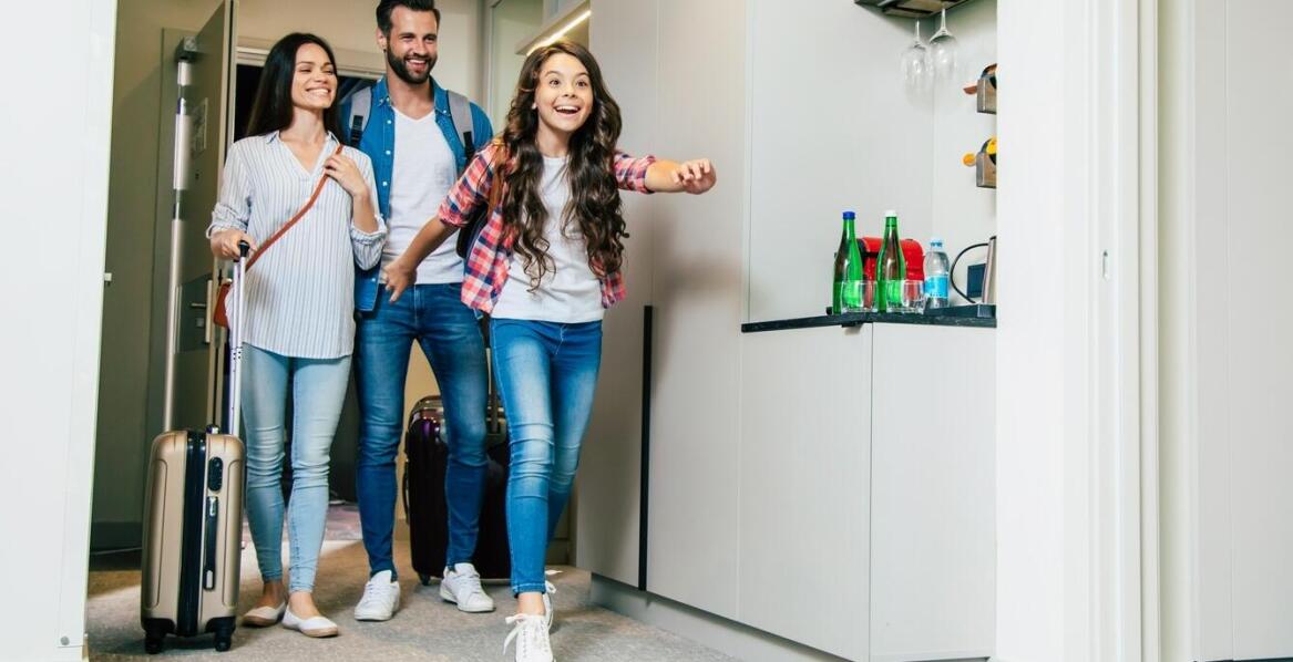 Jak pokój trzyosobowy wpisuje się w nowoczesne trendy hotelowe?