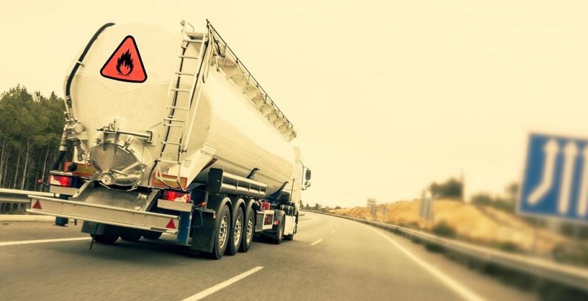 Jakie są najważniejsze aspekty przy wyborze dostawcy paliwa w hurcie?