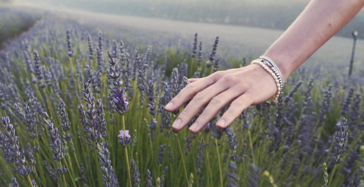 Inspiracje z natury w projektowaniu bransoletek tkanych