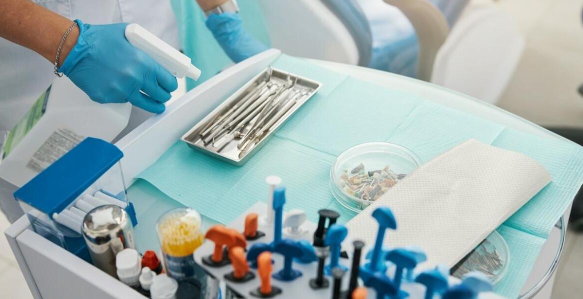 Periodontologia – kluczowe znaczenie w profilaktyce chorób dziąseł