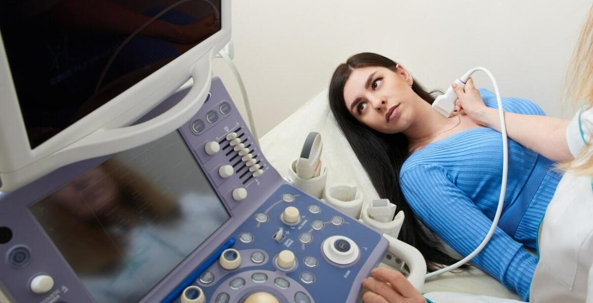 Czy przed USG tarczycy można jeść?