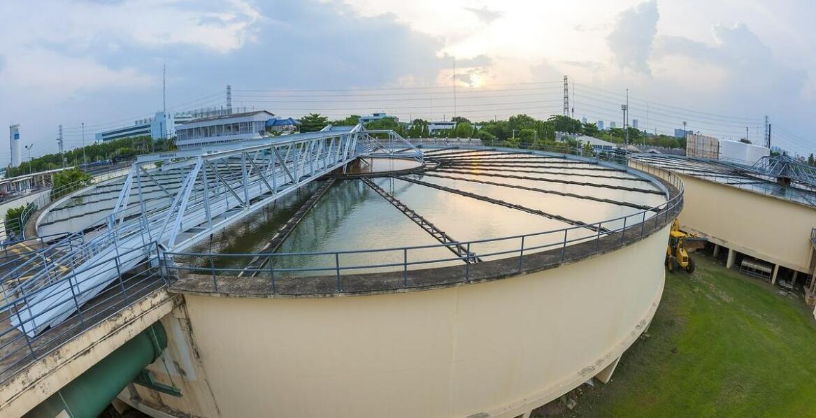 Co to są oksy i ich rola w ochronie środowiska w systemach wodno-ściekowych?