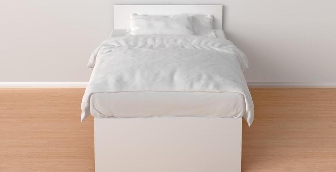 Praktyczne zastosowanie tapczanów pojedynczych z pojemnikiem na pościel w małych mieszkaniach