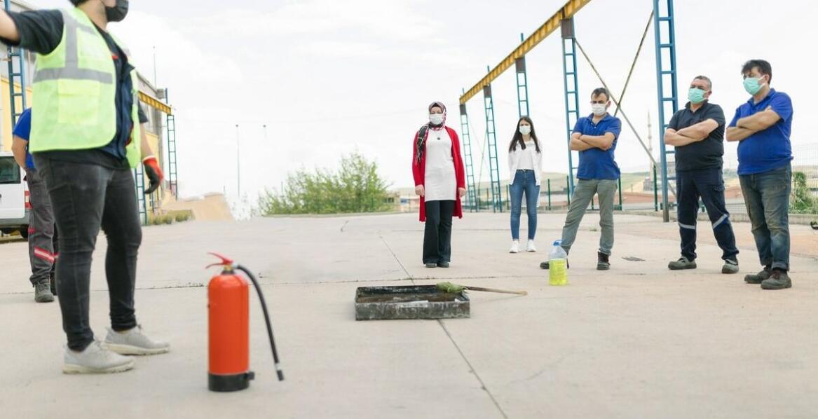 Jakie są kluczowe elementy programu szkoleń BHP i PPOŻ.?