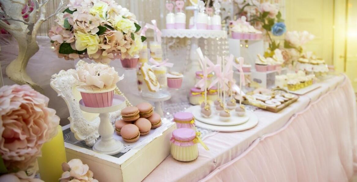 Cukierniczka jako symbol elegancji i dobrego smaku