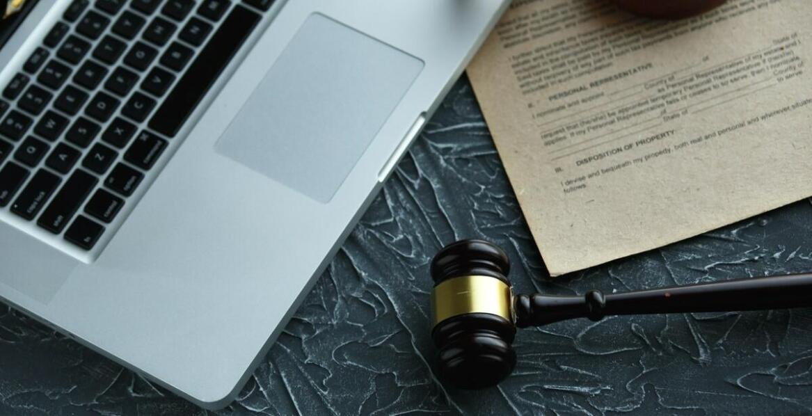 Znaczenie prawa procesowego dla firm e-commerce