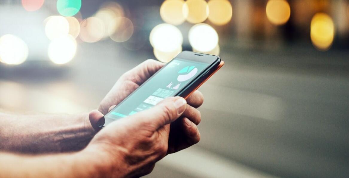 Zamów taxi online i poznaj zalety cyfrowej rezerwacji usług przewozowych