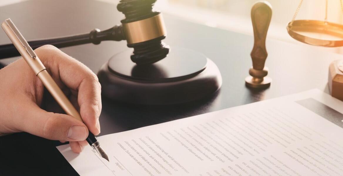 Jak zabezpieczyć swoje interesy przy przygotowaniu umowy o współpracy biznesowej?