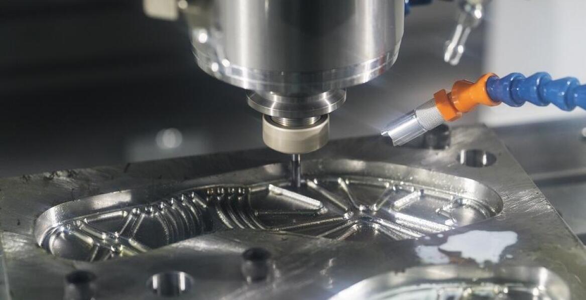 Jak różnorodność materiałów wpływa na proces obróbki CNC?