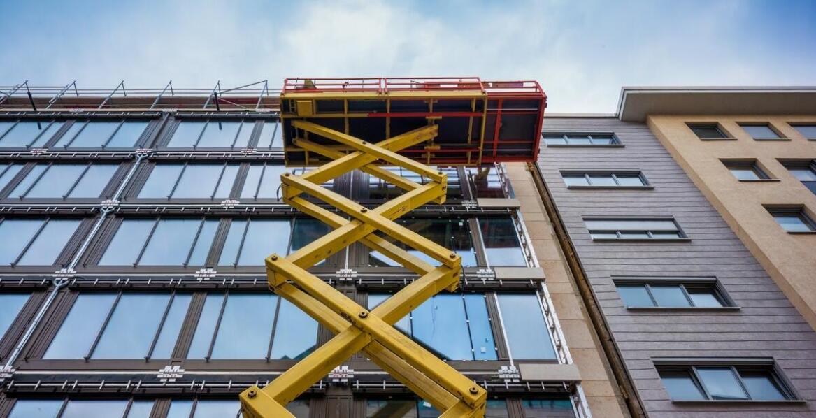 Podnośniki koszowe w pracach związanych z utrzymaniem zieleni miejskiej