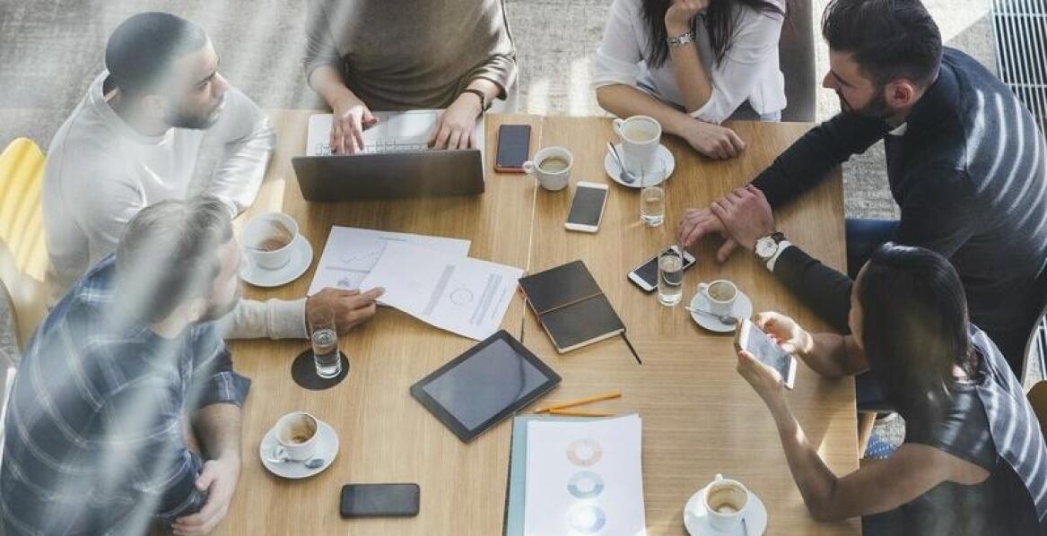 Kluczowe aspekty współpracy z firmą oferującą outsourcing administracyjny