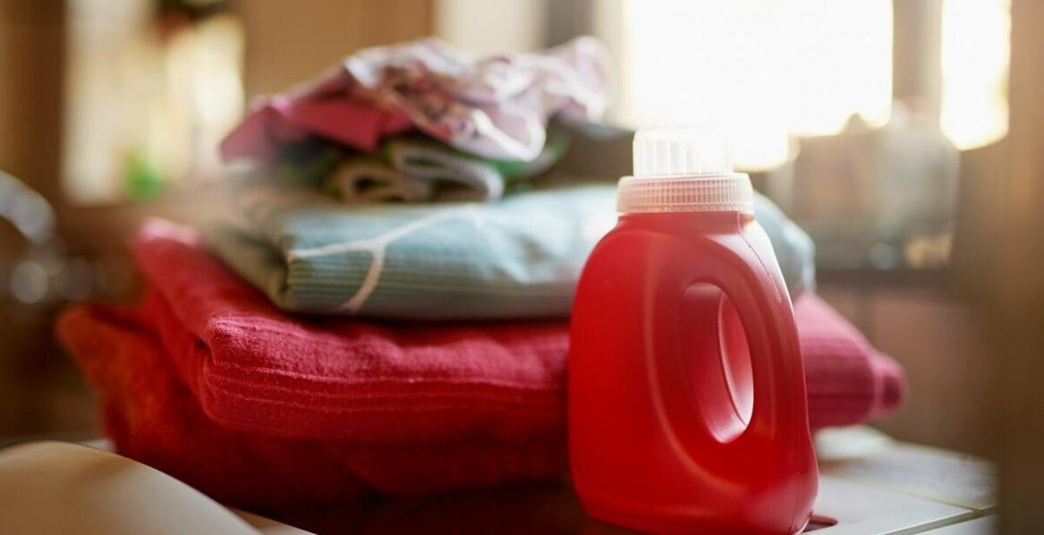 Zastosowanie chloru do prania w profesjonalnych maszynach czyszczących