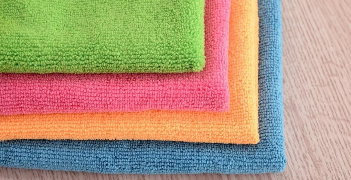 Bezpyłowe czyściwa – klucz do czystości w poligrafii