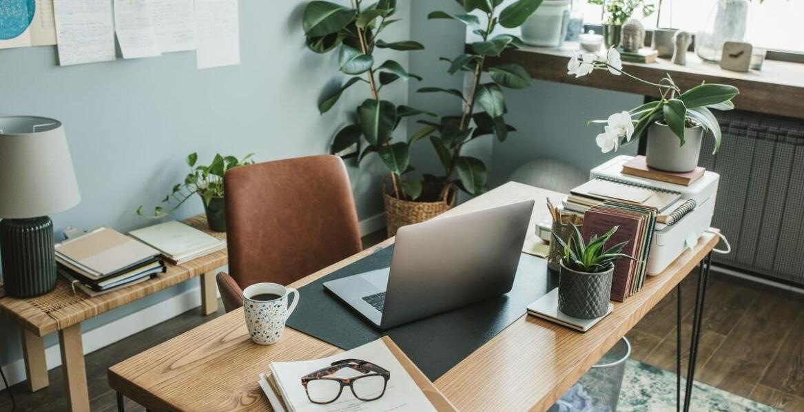 Jak profesjonalne usługi sprzątania podnoszą jakość przestrzeni na Swojczyckiej 21?