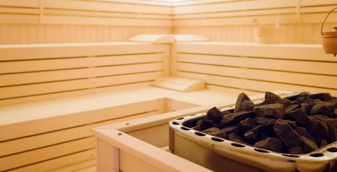 Sauny ogrodowe z promiennikami ceramicznymi – nowy trend w wellness