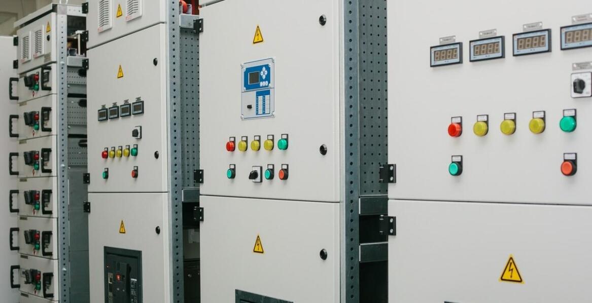 Wpływ prefabrykacji na niezawodność instalacji elektrycznych