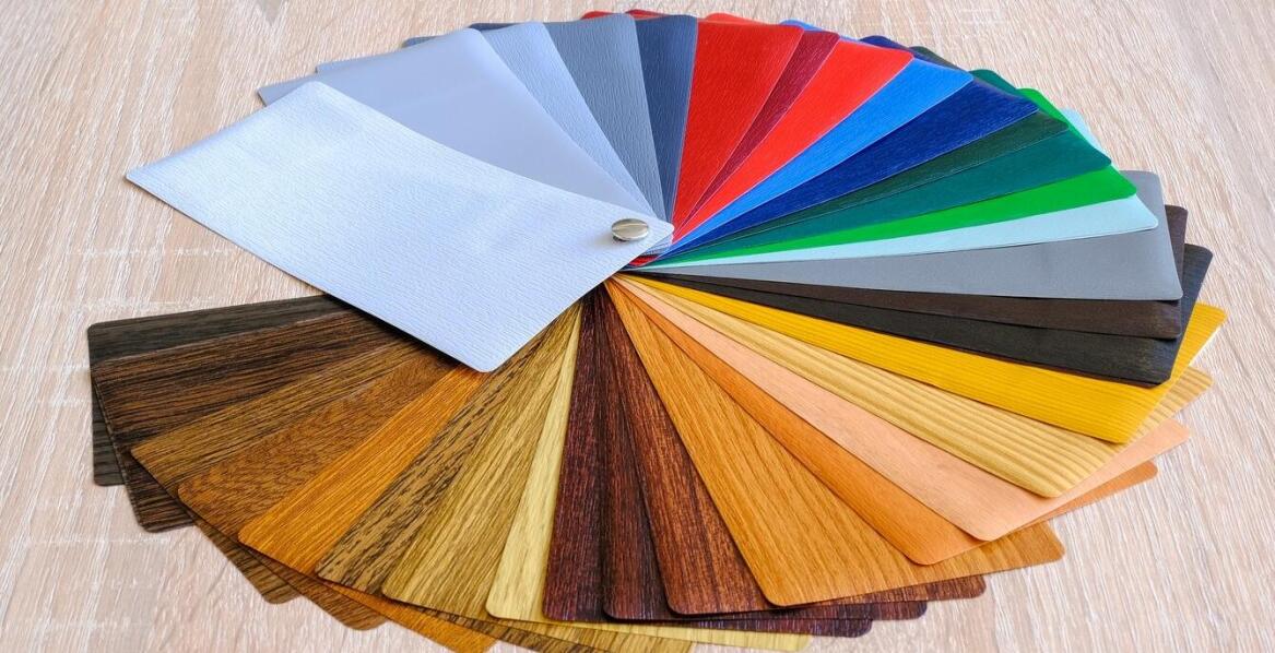 Jak dobrać odpowiedni format koperty do potrzeb marketingowych?