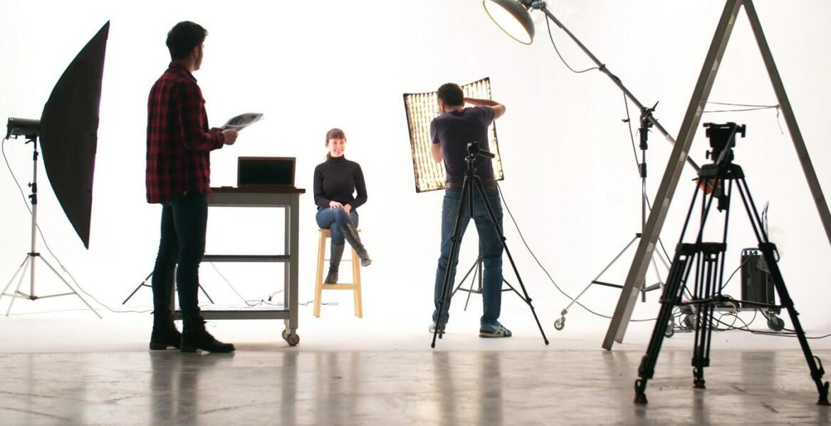 Filmy reklamowe jako narzędzie do zwiększenia widoczności biznesu w internecie