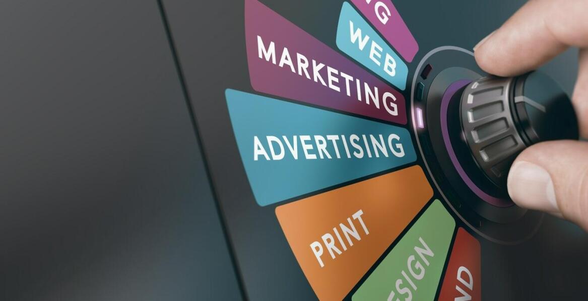 Druk offsetowy w promocji: jak ulotki mogą zwiększyć zasięg Twojej firmy?