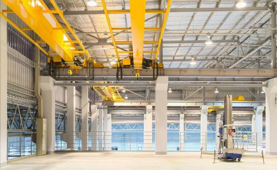 Jak oświetlenie przemysłowe może wspierać zrównoważony rozwój przedsiębiorstwa?