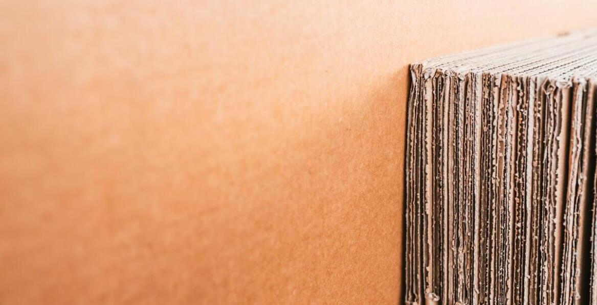 Zastosowanie kątowników tekturowych w ochronie produktów podczas transportu