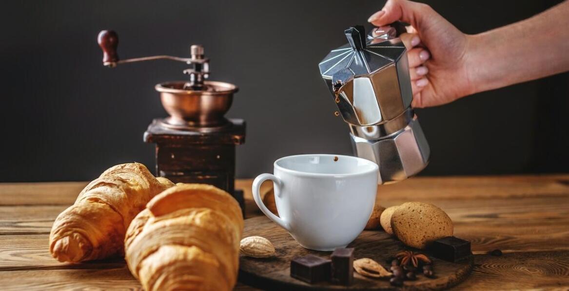 Aromatyczna kawa bezkofeinowa – dlaczego warto ją wybrać?