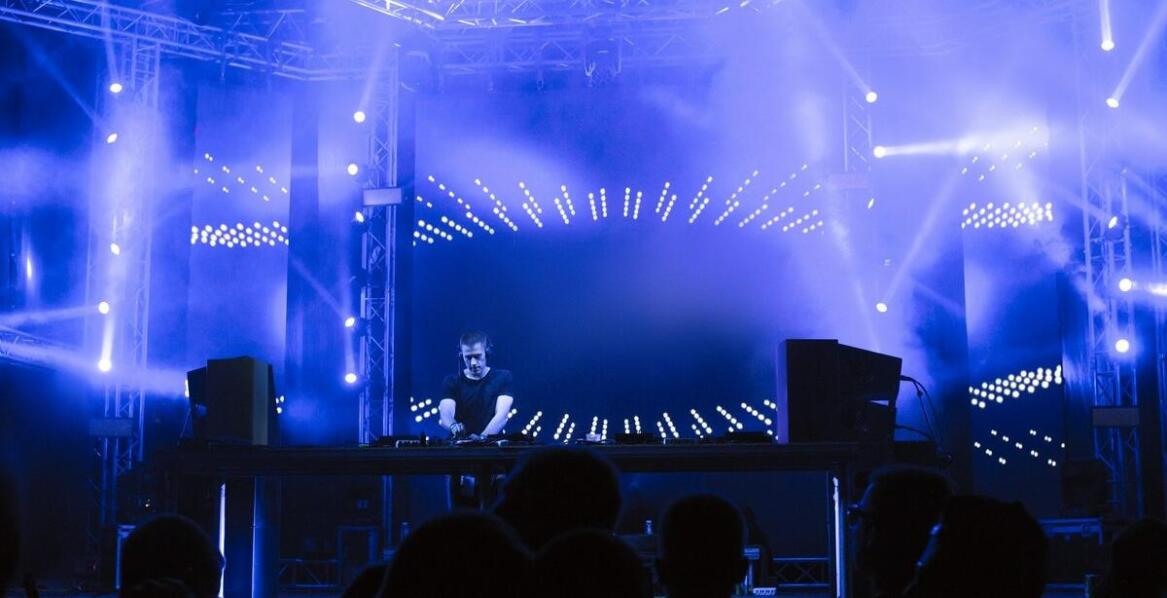 Jak dopasować urządzenia rozrywkowe do różnorodnych tematów eventów?