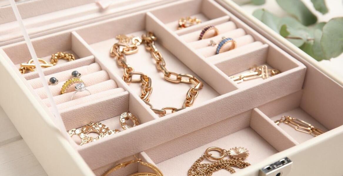 Jak dbać o bransoletę ręcznie robioną, aby zachować jej blask?