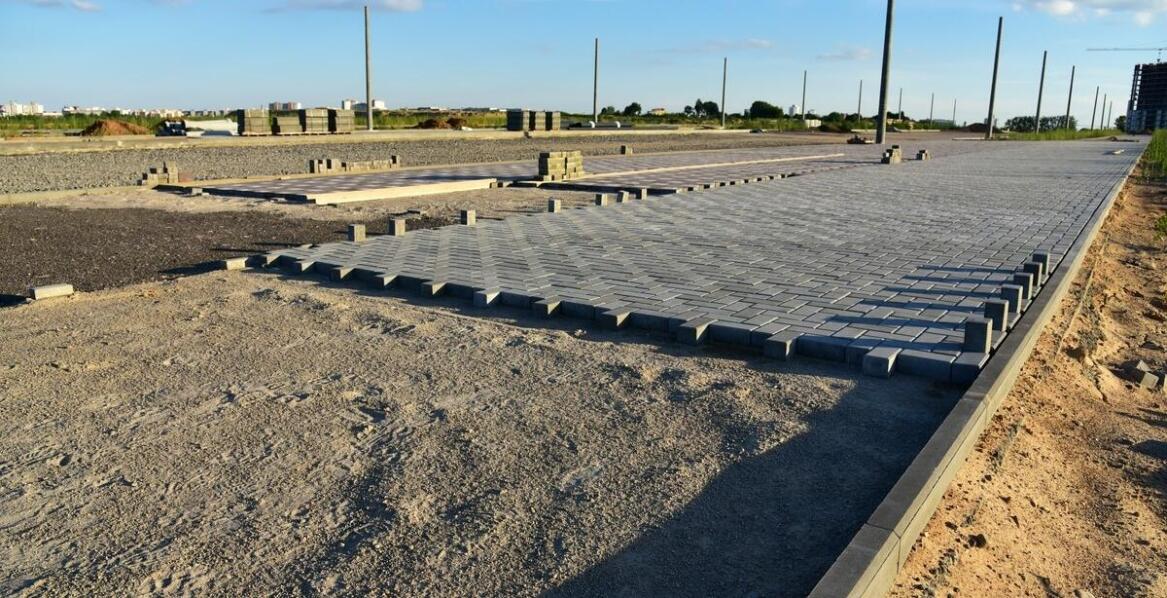 Jak przygotować podjazd pod układanie kostki brukowej?