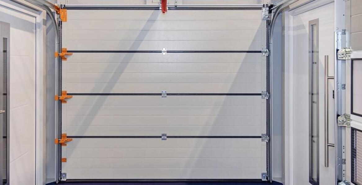 Jakie są korzyści z profesjonalnego montażu bram garażowych?